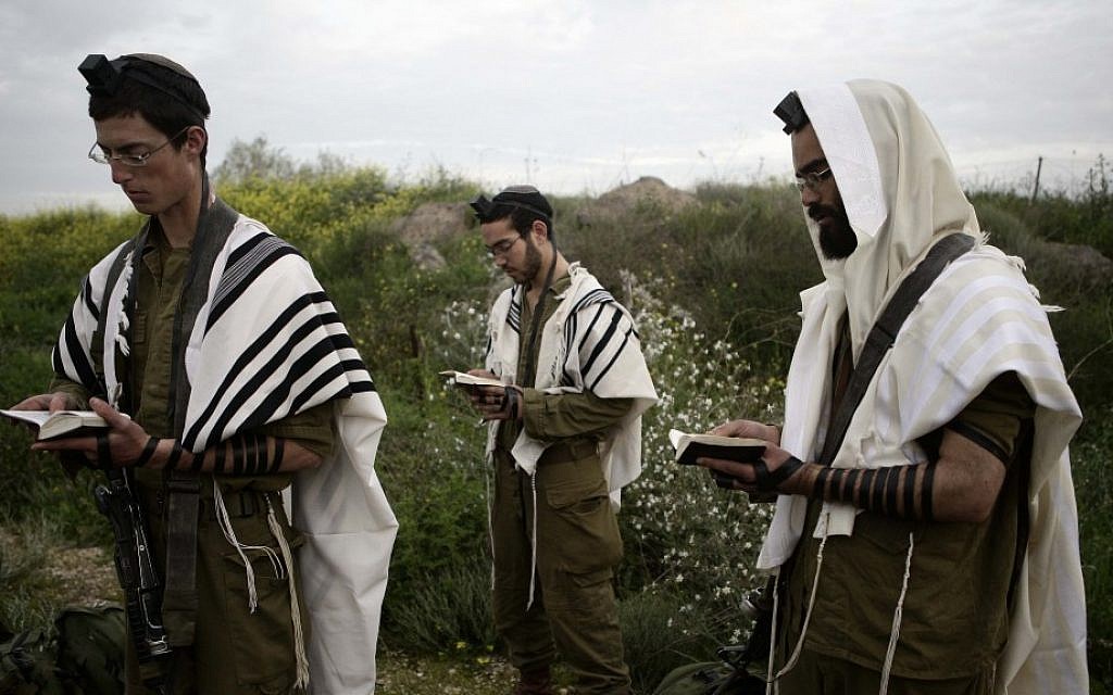 Illustrative photo of soldiers from Nahal Haredi, an ultra-Orthodox battalion in the Israel Defense Forces (Abir Sultan/Flash90, File)