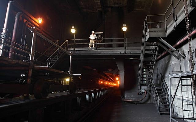 The Israel Elecric Corporation plant in Hadera. (photo credit: Yaakov Naumi/Flash90)