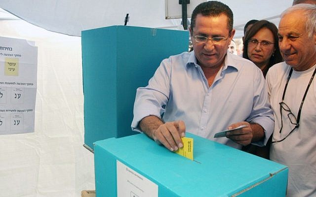 Ofer Eini casts his ballot on Tuesday (photo credit: Roni Schutzer/Flash90)