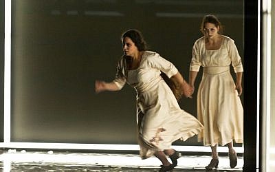 A scene from L'Absence (photo credit: Regine Koerner)