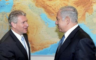Robert Wexler and Israeli PM Netanyahu. (photo credit: Courtesy of S.Daniel Abraham Center for Middle East Peace)