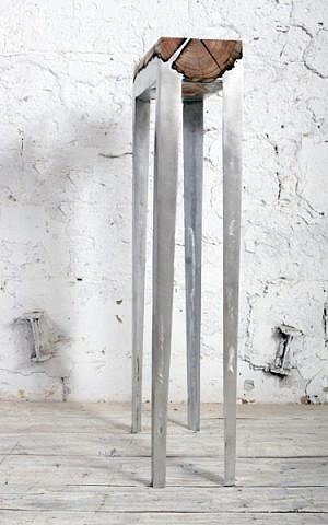 A table (Courtesy Hilla Shamia) A table (Courtesy Hilla Shamia)