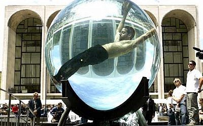 David Blaine is Drowned Alive. (photo credit: courtesy)