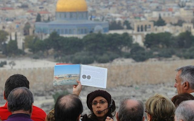 Tourists get a first hand glimpse of Jerusalem's Old City (photo credit: Nati Shohat/Flash90)