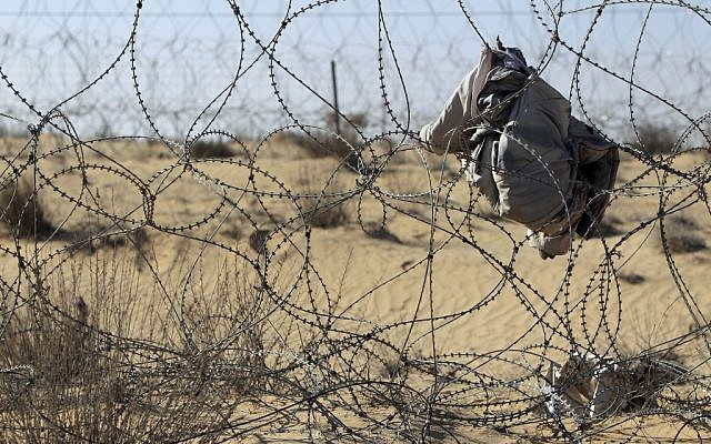 The fence along the Egyptian-Israeli border (photo credit: Tsafrir Abayov/Flash90)