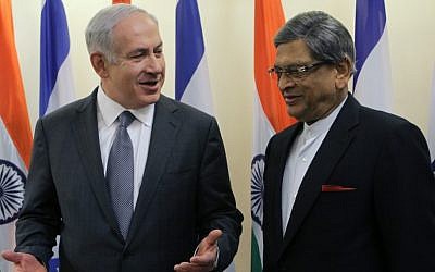 Prime Minister Benjamin Netanyahu (left) meets India's Foreign Minister Somanahalli Mallaiah Krishna in Jerusalem last January (Photo credit: Alex Kolomoisky/ Pool/Flash90)