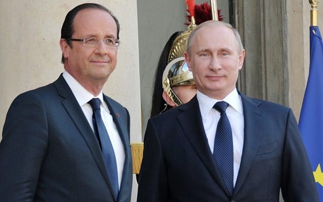 French President Francois Hollande, left, and Russian President Vladimir Putin meet at the Elysee Palace in Paris, France,  June 1, 2012. (AP/RIA-Novosti/Alexei Nikolsky/Government Press Service)