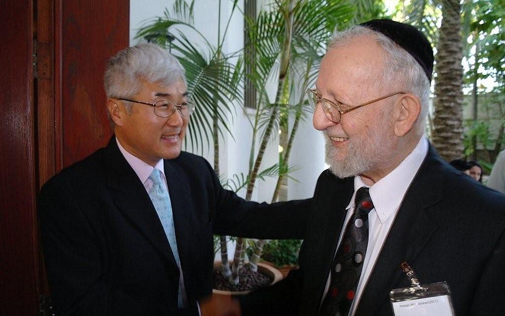 Ma Young-Sam, left, until last year South Korea’s ambassador to Israel, says he feels 'so fortunate' to have paid tribute to American Jewish ex-soldiers like Leonard Wisper, who he is greeting here. (photo credit: Courtesy Embassy of South Korea in Israel/JTA) Ma Young-Sam, left, until last year South Korea’s ambassador to Israel, says he feels 'so fortunate' to have paid tribute to American Jewish ex-soldiers like Leonard Wisper, who he is greeting here. (photo credit: Courtesy Embassy of South Korea in Israel/JTA)