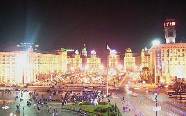 Independence Square, Kiev (CC-BY-SA 3.0, by Voevoda, Wikimedia Commons)