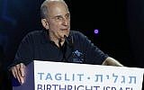 Charles Bronfman speaking at a Taglit-Birthright event. (Courtesy)