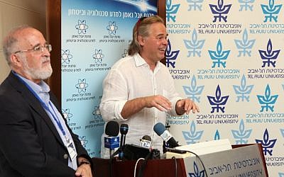 Yitzchak ben-Yisrael (L) and Eugene Kaspersky (R) at Wednesday's event (Photo credit: Courtesy)