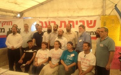 The pro-settlement hunger-strikers inside the protest tent (Photo credit: Mitch Ginsburg)