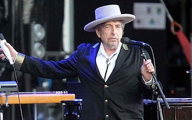 US singer-songwriter Bob Dylan performing in France, July 2012. (AP/David Vincent/File)