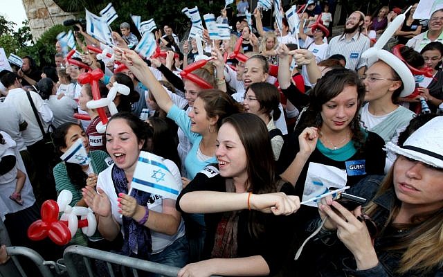 An arrival ceremony for new immigrants last year. (photo credit: Moshe Shai/Flash90)