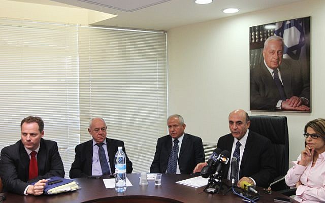 Kadima leader Shaul Mofaz leads a party meeting at the Knesset on Monday (photo credit: Miriam Alster/Flash90)