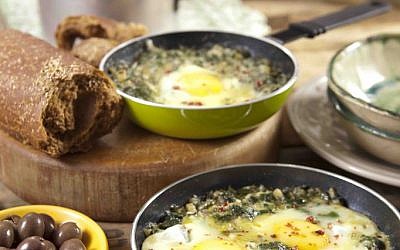 A view of some greened shakshuka from Phyllis Glazer's book 'Bishul Bari BeKaley Kalut' (photo credit: Anatoly Michaelo/Korim Publishers)