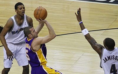 Jewish basketball player Jordan Farmer (photo credit: Keith Allison, CC BY-SA, via Flickr)