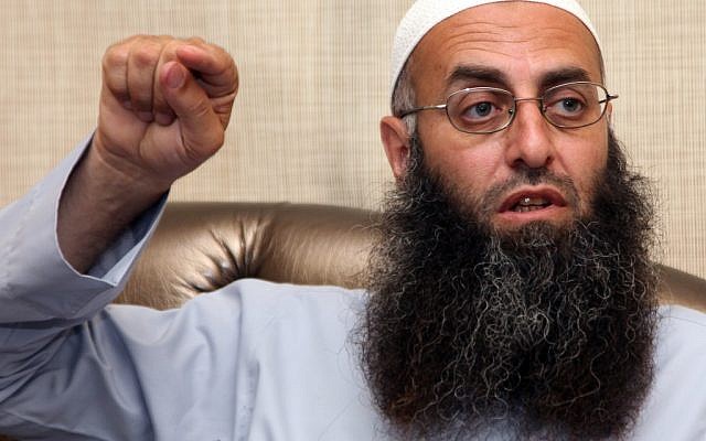 Hardline Lebanese Sunni Sheik Ahmad Assir (photo credit: AP/Bilal Hussein) Hardline Lebanese Sunni Sheik Ahmad Assir (photo credit: AP/Bilal Hussein)