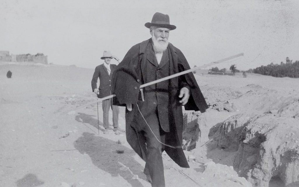 Flinders Petrie, one of the fathers of modern archaeology, in Egypt in 1922. A memorial service for Petrie, who died 70 years ago, was held at the Jerusalem grave where his body -- but not his head -- was buried in 1942. (photo credit: Courtesy of the Petrie Museum of Egyptian Archaeology, London) Flinders Petrie, one of the fathers of modern archaeology, in Egypt in 1922. A memorial service for Petrie, who died 70 years ago, was held at the Jerusalem grave where his body -- but not his head -- was buried in 1942. (photo credit: Courtesy of the Petrie Museum of Egyptian Archaeology, London)