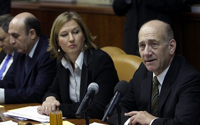 Foreign minister Tzipi Livni and prime minister Ehud Olmert, pictured at a cabinet meeting in 2008; Shaul Mofaz is to Livni's right. (photo credit Lior Mizrahi/Flash90) Foreign minister Tzipi Livni and prime minister Ehud Olmert, pictured at a cabinet meeting in 2008; Shaul Mofaz is to Livni's right. (photo credit Lior Mizrahi/Flash90)