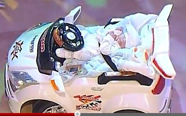 Motoring to the mohel (photo credit: YouTube screenshot)