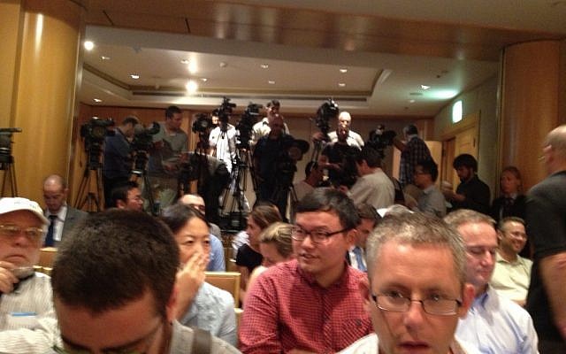 Reporters covering Hillary Clinton's Monday press conference. (photo credit: Raphael Ahren/ Times of Israel)