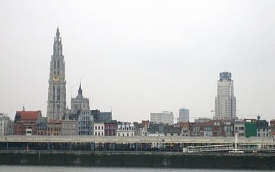 Riverside view of Antwerp, Belgium (CC BY-SA 3.0, by Bbd, Wikimedia Commons)