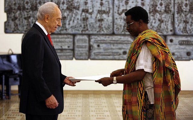 Ghana's ambassador to Israel Henry Hanson-Hall presents Shimon Peres with his credentials in 2010 (photo credit: Miriam Alster/Flash90) Ghana's ambassador to Israel Henry Hanson-Hall presents Shimon Peres with his credentials in 2010 (photo credit: Miriam Alster/Flash90)