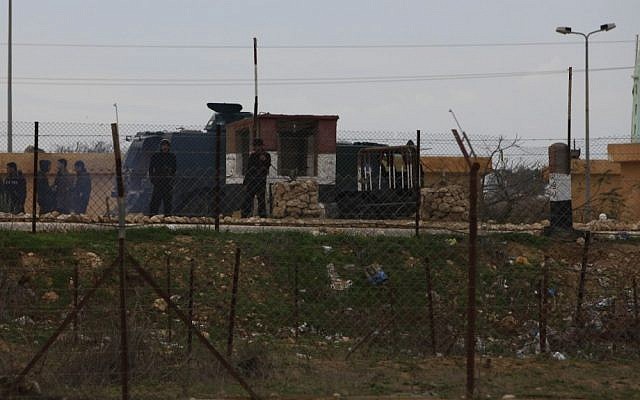 File photo of an Egyptian checkpoint along the Israeli border (photo credit: Tsafrir Abayov/Flash90) File photo of an Egyptian checkpoint along the Israeli border (photo credit: Tsafrir Abayov/Flash90)