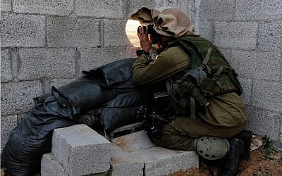 IDF forces during ground maneuvers in the Gaza Strip. January 06, 2009. (photo credit: Matan Hakimi / IDF Spokesperson / Flash 90)