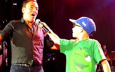 No, you sing it (photo credit: YouTube screenshot) No, you sing it (photo credit: YouTube screenshot)