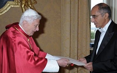 Israel's Ambassador to the Holy See, Dr. Zion Evrony, presents his Letter of Credence to Pope Benedict XVI at the Apostolic Palace in Castel Gandolfo on Thursday. (photo credit: Courtesy)