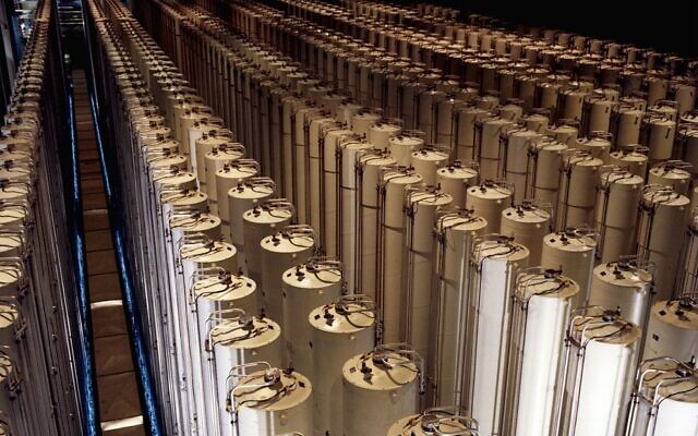 Centrifuges enriching uranium (Photo credit: US Department of Energy/ Wikimedia Commons)