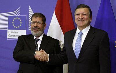 Egyptian President Mohammed Morsi (left) and EU Commission President Jose Manuel Barroso in Brussels, September 13 (photo credit: AP/Virginia Mayo)