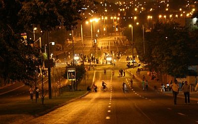 The eve of Yom Kippur in Israel (Photo credit: Anna Kaplan/ Flash 90)