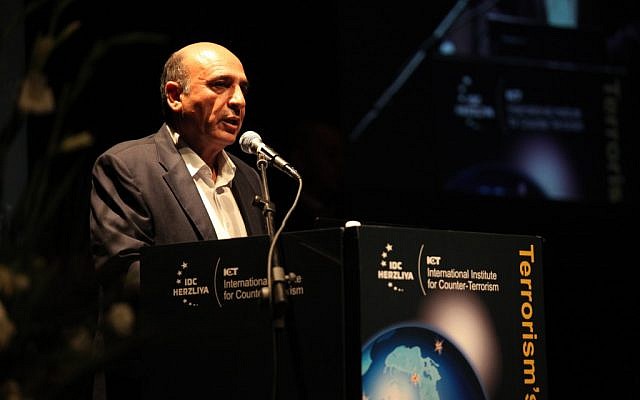 Opposition head Shaul Mofaz speaks at the Interdisciplinary Center in Herzliya on Monday, Sept. 10 (photo credit: courtesy ICT/Oren Shalev)
