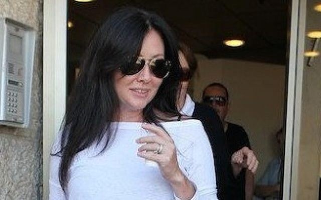 Shannen Doherty visiting Israel in 2012. (Courtesy Erroca Israel Facebook)