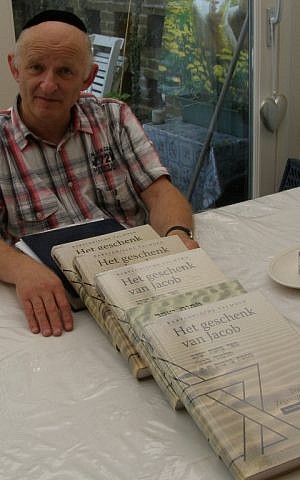 Jacob Nathan de Leeuwe at his home in Amstelveen, August 2012. (photo credit: Cnaan Liphshiz/JTA)