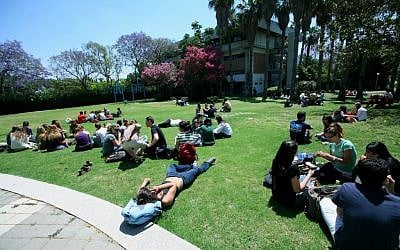 Israeli college students (photo credit: Moshe Shai/Flash90)