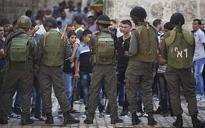 Illustrative photo of Israeli Border policemen pictured in Jerusalem's Old City amid clashes between Palestinian stone throwers and Israeli forces (photo credit: Yonatan Sindel/Flash 90)
