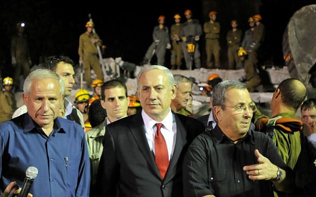 Home Front Defense Minister Avi Dichter, Prime Minister Benjamin Netanyahu and Defense Minister Ehud Barak during a major preparedness drill on Sunday (photo credit: Yossi Zeliger/Flash90)