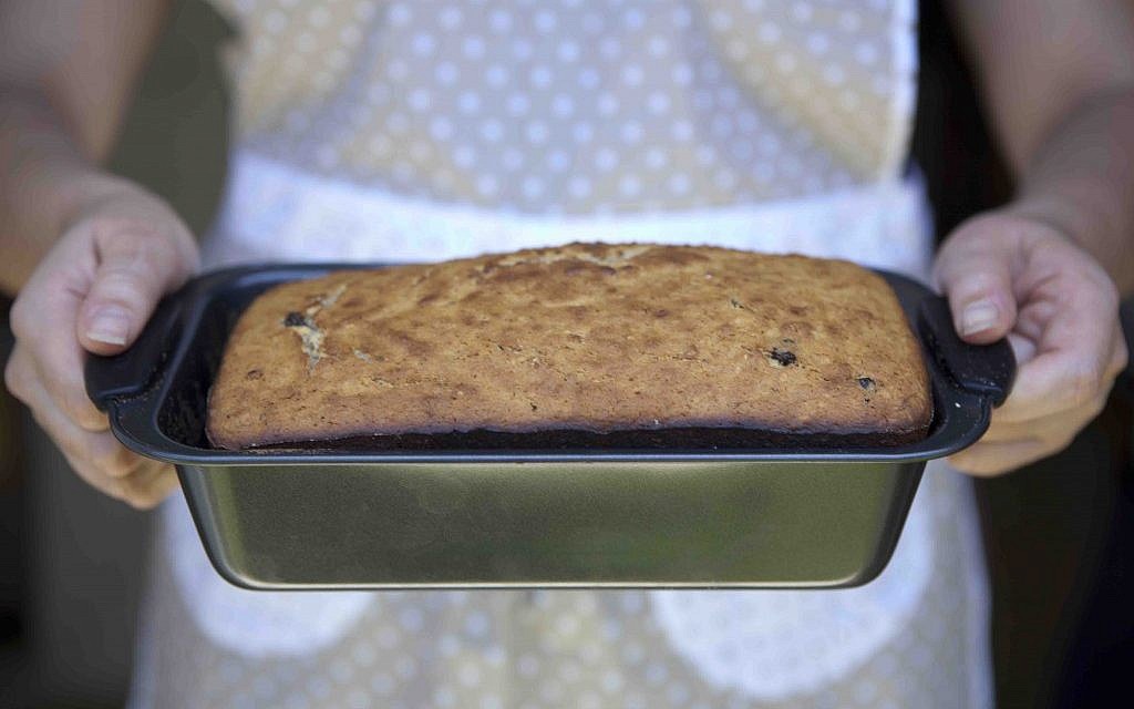 A fresh loaf of spelt bread (photo credit: Anatoly Michaelo/Courtesy Korim Publishers) A fresh loaf of spelt bread (photo credit: Anatoly Michaelo/Courtesy Korim Publishers)