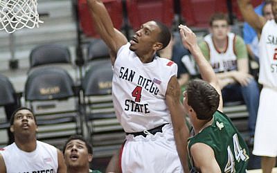 Malcolm Thomas dunking the ball (photo credit: SD Dirk/Wiki Commons CCA 2.0)