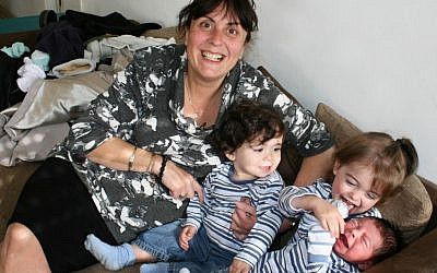 "Strictly Kosher" star Bernette Clarke, who joked affectionately on TV about her sons' circumcisions, has earned mostly warm reviews from other British Jews, who see her as a positive representative of the community. (Photo credit: Courtesy of ITV)