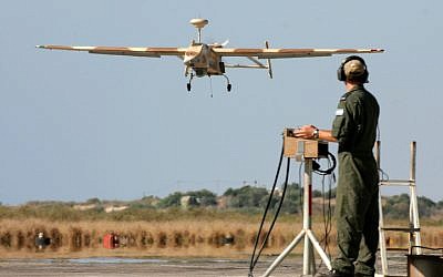 An Israeli 'Searcher II' returning from a reconnaissance mission (Photo credit: Tsahi Ben-Ami/ Flash 90)