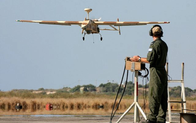 An Israeli 'Searcher II' returning from a reconnaissance mission (Photo credit: Tsahi Ben-Ami/ Flash 90)