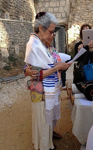 Joyce Bloch making her bat mitzvah speech (photo credit: Jessica Steinberg/Times of Israel)