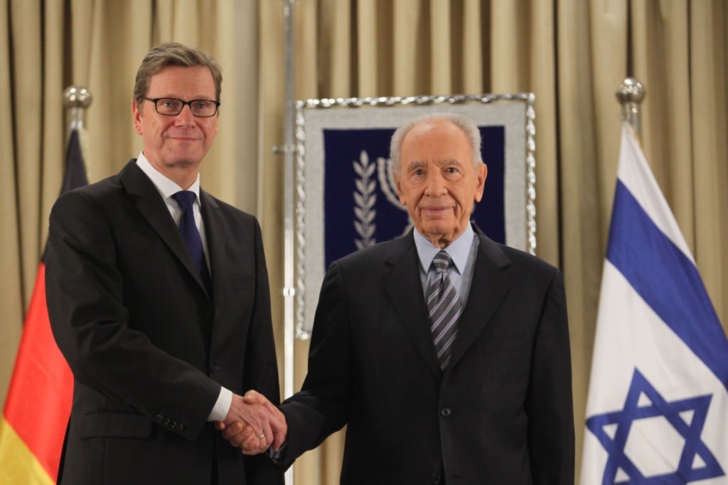 President Shimon Peres welcomes German Foreign Minister Guido Westerwelle at the President's residence in Jerusalem on November 20, 2012. (photo credit: Yoav Ari Dudkevitch/Flash90). President Shimon Peres welcomes German Foreign Minister Guido Westerwelle at the President's residence in Jerusalem on November 20, 2012. (photo credit: Yoav Ari Dudkevitch/Flash90).