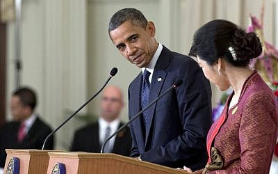 US President Barack Obama and Thai Prime Minister Yingluck Shinawatra hold a joint news conference at the Government House in Bangkok, Thailand, Sunday, Nov. 18 (photo credit: AP Photo/Carolyn Kaster)