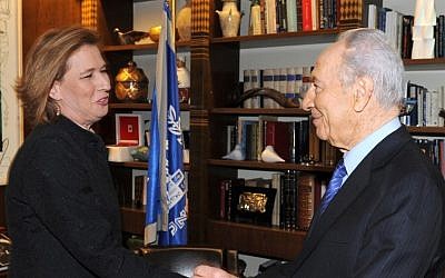 Tzipi Livni and Shimon Peres meeting in 2009. (photo credit: Moshe Milner/GPO)